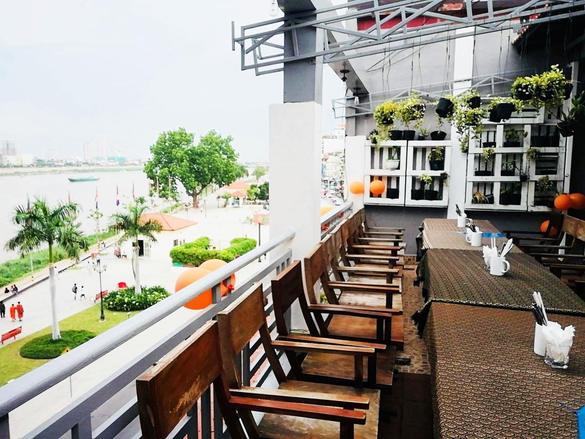 פנום פן Tonle Khmer Guesthouse And Sky Bar מראה חיצוני תמונה