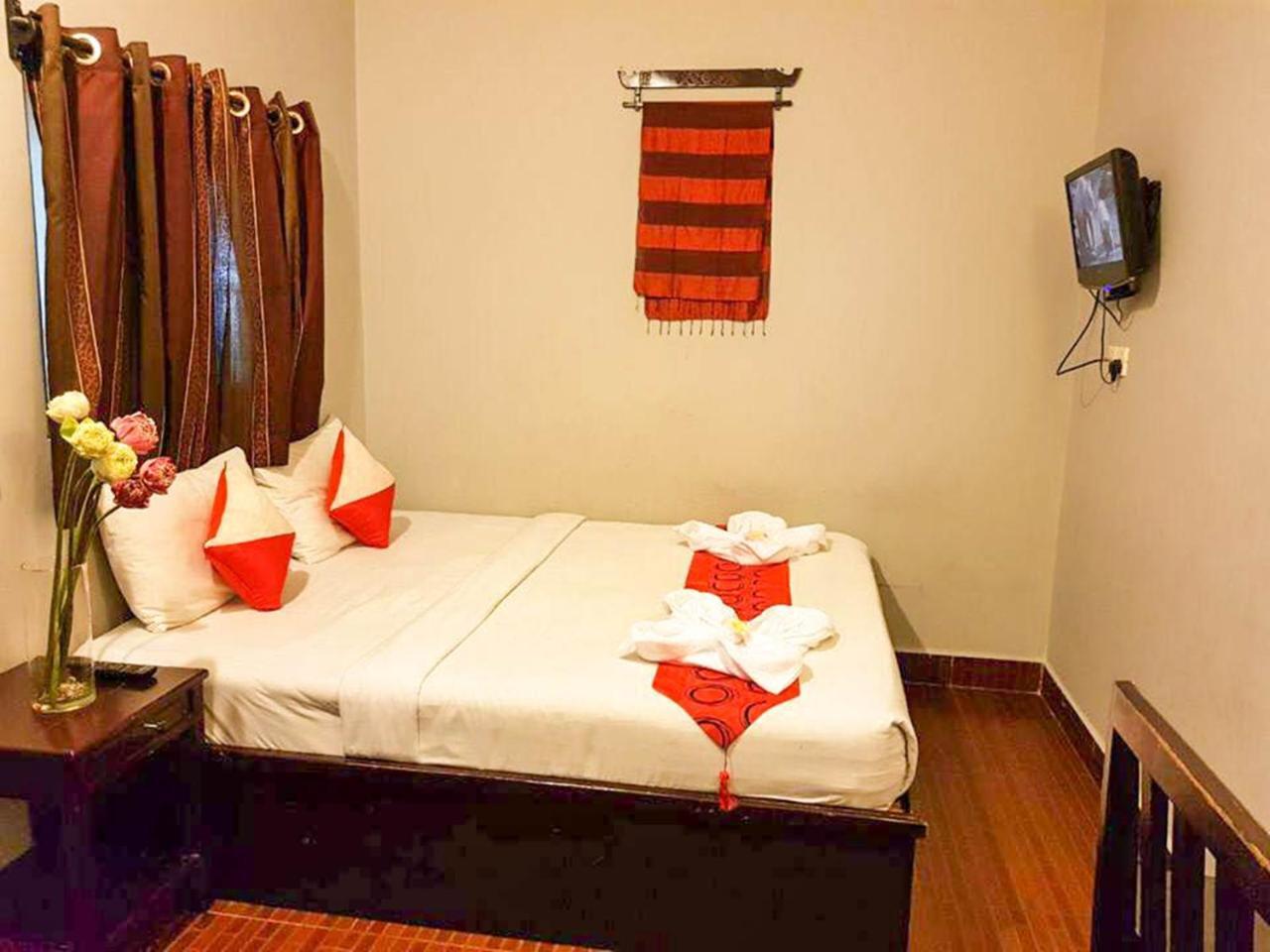 פנום פן Tonle Khmer Guesthouse And Sky Bar מראה חיצוני תמונה