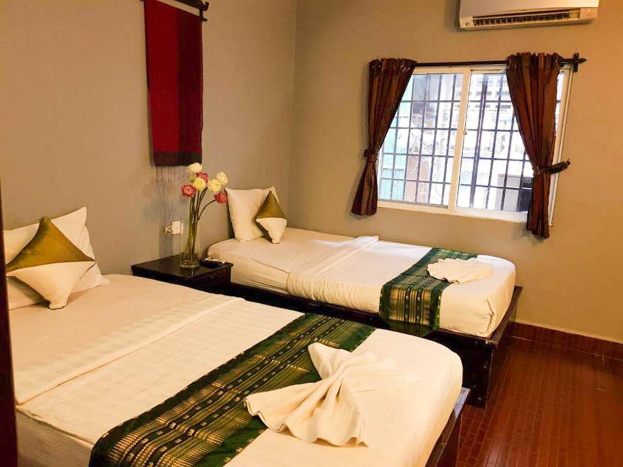 פנום פן Tonle Khmer Guesthouse And Sky Bar מראה חיצוני תמונה